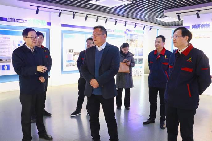 蔣培進(jìn)到銅冠建安慰問困難職工并調(diào)研 蔣培進(jìn)到銅冠建安慰問困難職工并調(diào)研